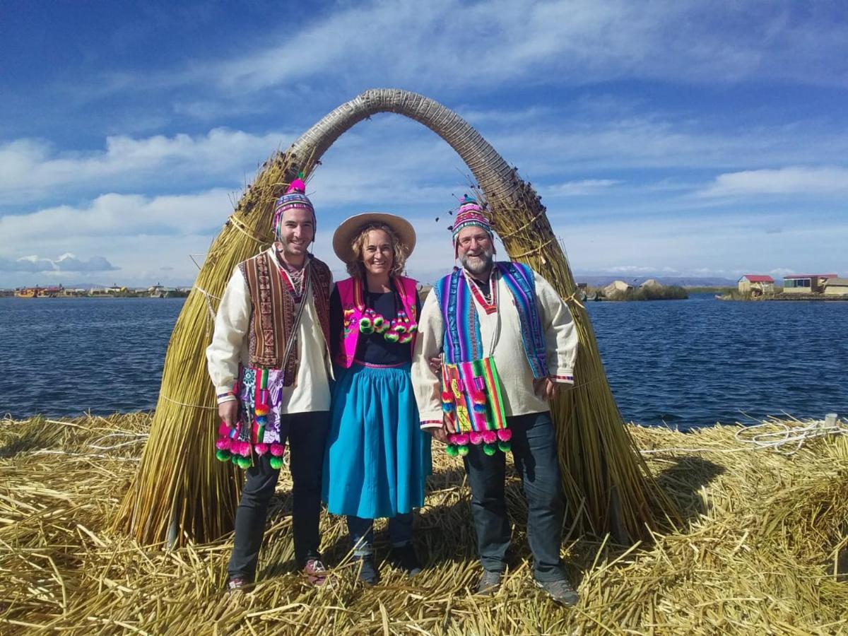 Los Uros Puno Exteriör bild
