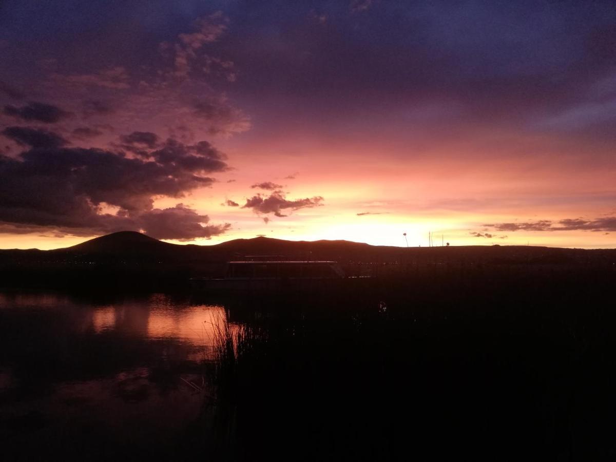 Los Uros Puno Exteriör bild