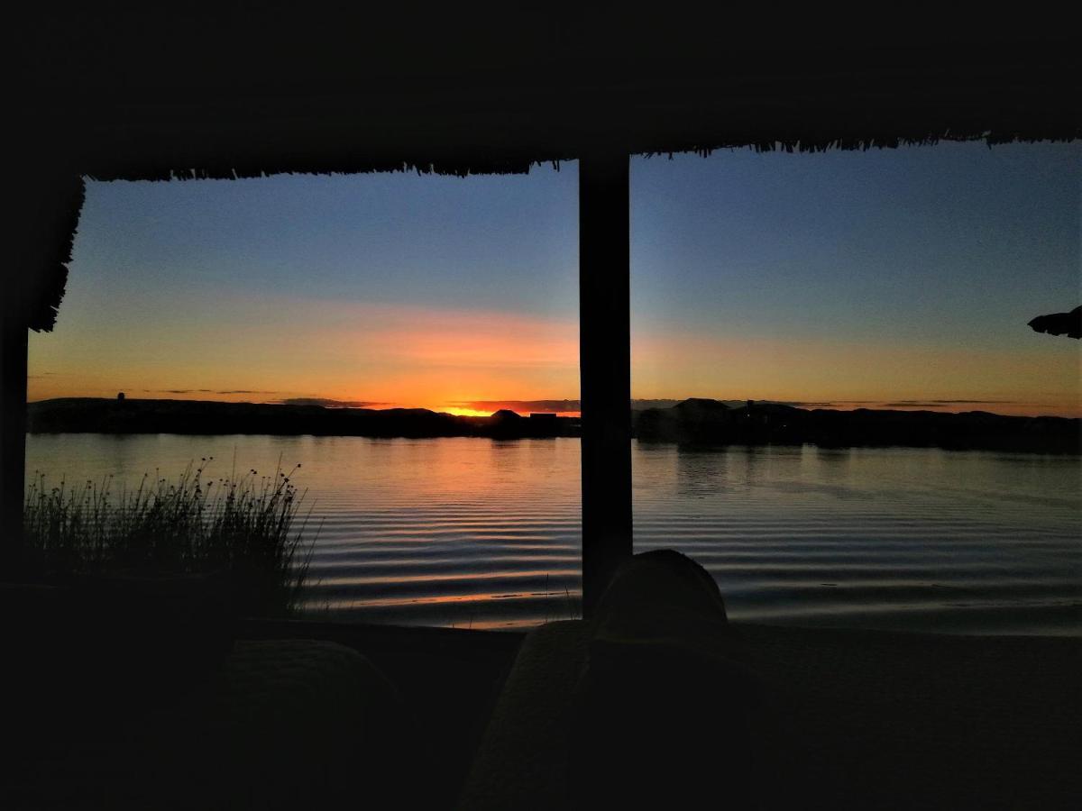 Los Uros Puno Exteriör bild