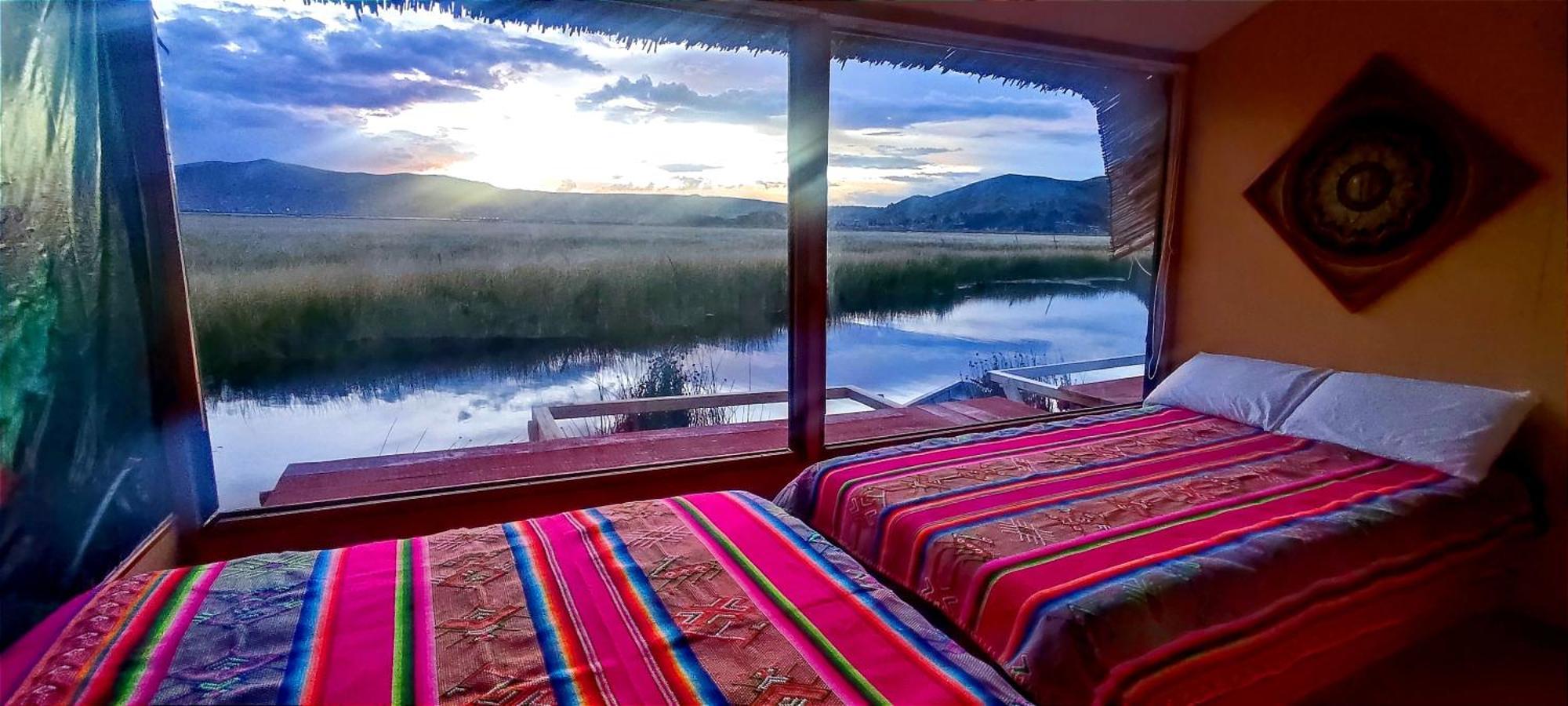 Los Uros Puno Exteriör bild
